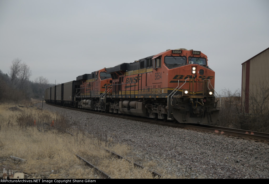 BNSF 5854